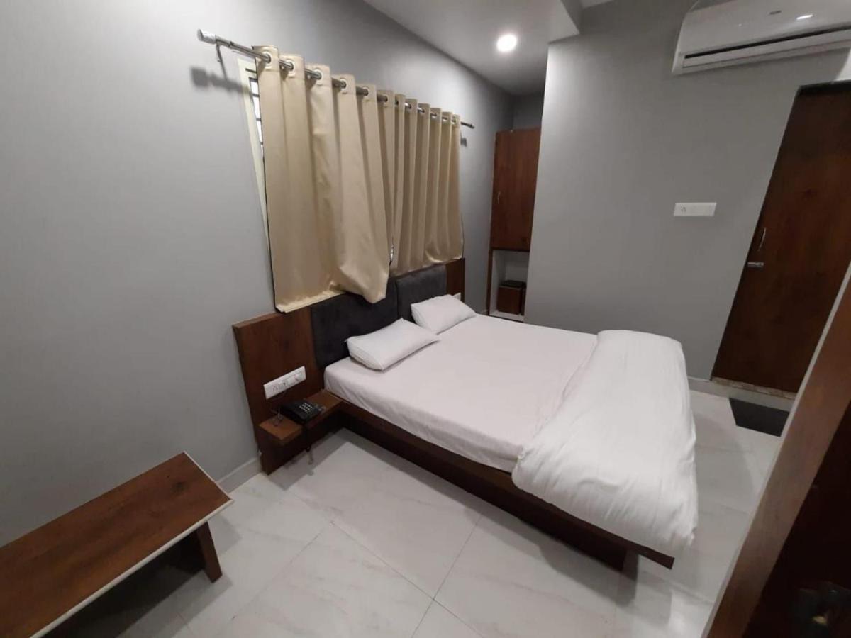 Hotel Shankar 우자인 외부 사진