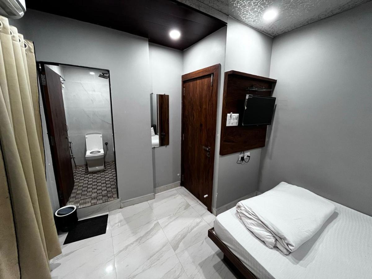 Hotel Shankar 우자인 외부 사진